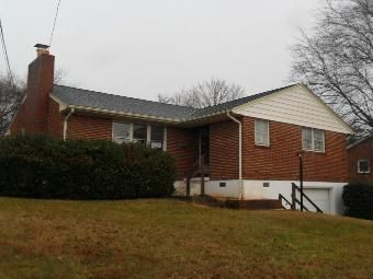 708 Hayes Dr, Lynchburg, VA 24502