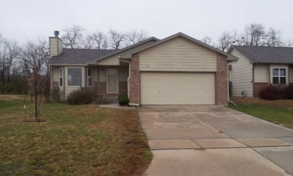 831 South Goebel Cr, Wichita, KS 67207