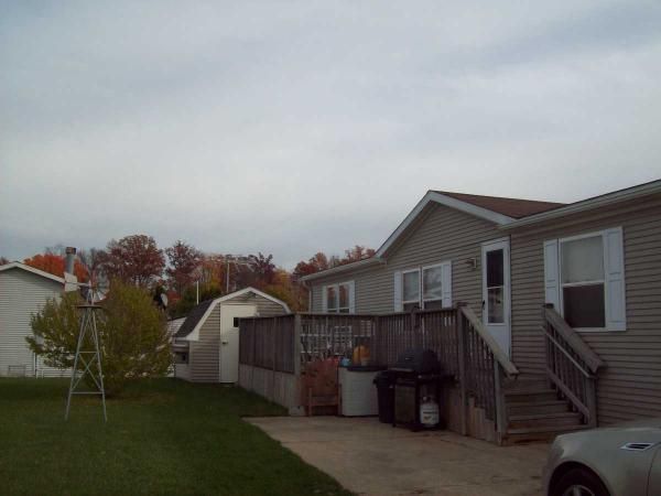 1594 Sacramento, Hartland, MI 48353