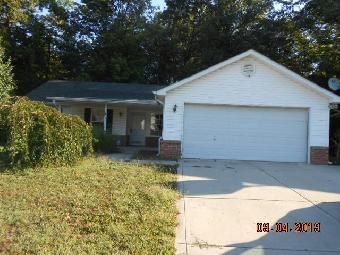 8848 Woodpointe Cir, Indianapolis, IN 46234