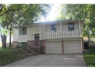 5300 Nw Hanover Ct, Blue Springs, MO 64015