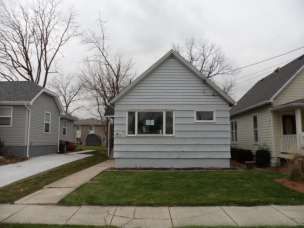 215 SW St, Crown Point, IN 46307