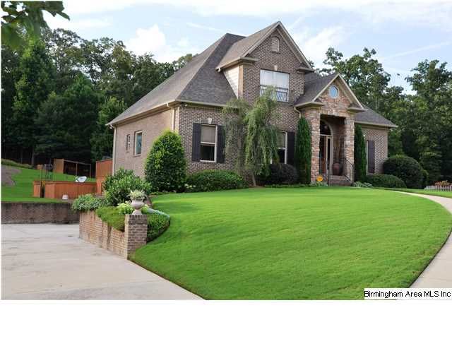 1096 Long Leaf Lake Dr, Bessemer, AL 35022