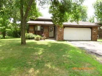 9631 97th Pl N, Osseo, MN 55369