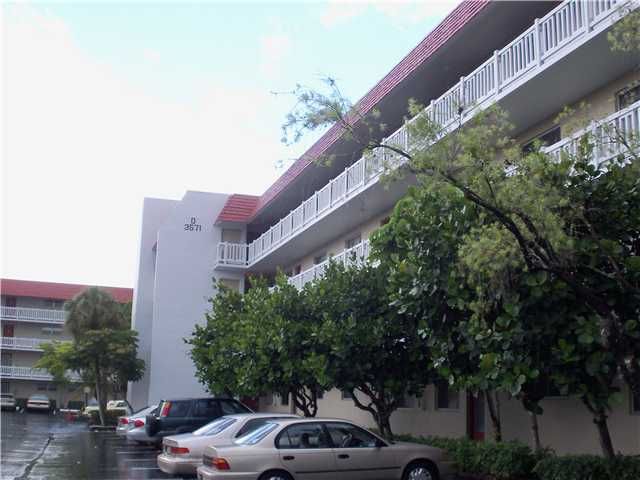 3571 INVERRARY DR # 302, Fort Lauderdale, FL 33319