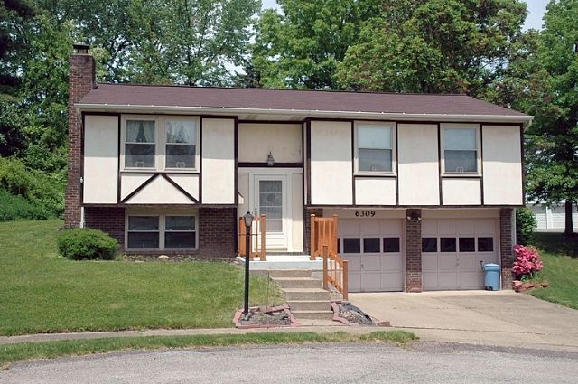 Hampton Ct, Aliquippa, PA 15001