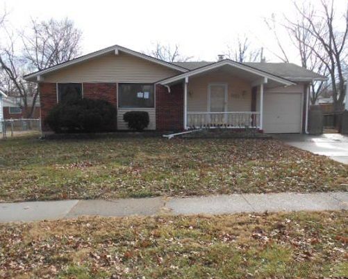 3133 Aberdeen Dr, Florissant, MO 63033