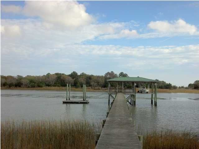 7857 PELICAN BAY DR, Awendaw, SC 29429