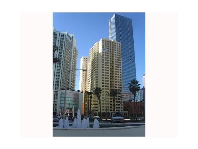 170 SE 14 ST # 2205, Miami, FL 33131