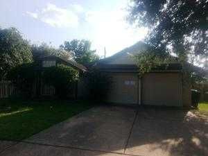 15323 Oak Terrace Dr, Houston, TX 77082