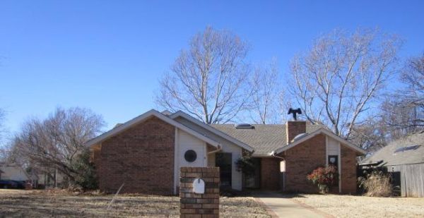 401 Woodhollow Trl, Edmond, OK 73012