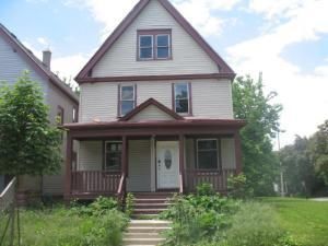 1953 N 38th St, Milwaukee, WI 53208