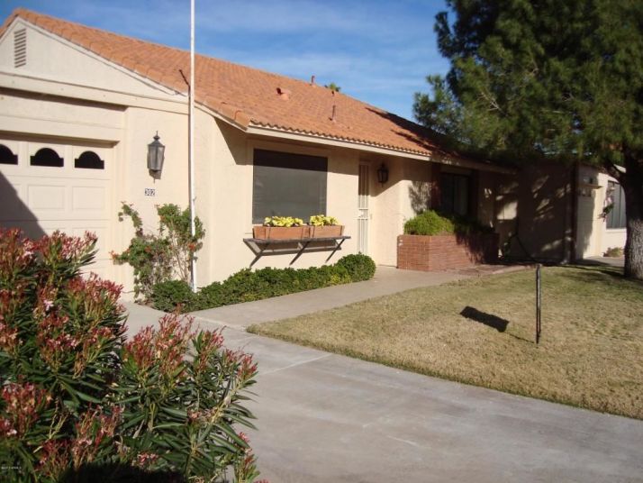 302 Leisure World, Mesa, AZ 85206