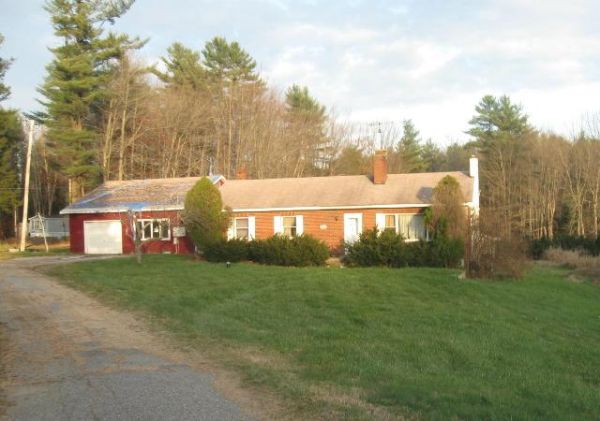 570 Middle Rd, Sabattus, ME 04280