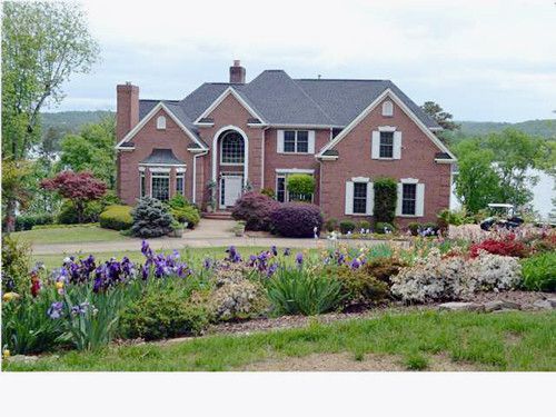 2420 GLENGERRIE DR, Soddy Daisy, TN 37379