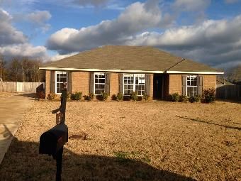 2 Christy Court, Wetumpka, AL 36092