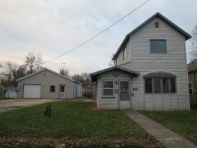 217 Mt Auburn St, Dunkirk, IN 47336