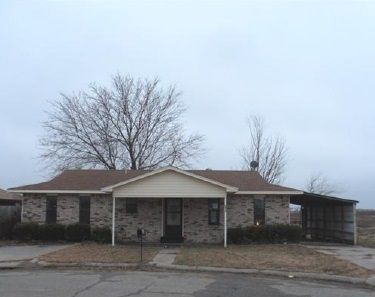 2413 7th St, Prague, OK 74864