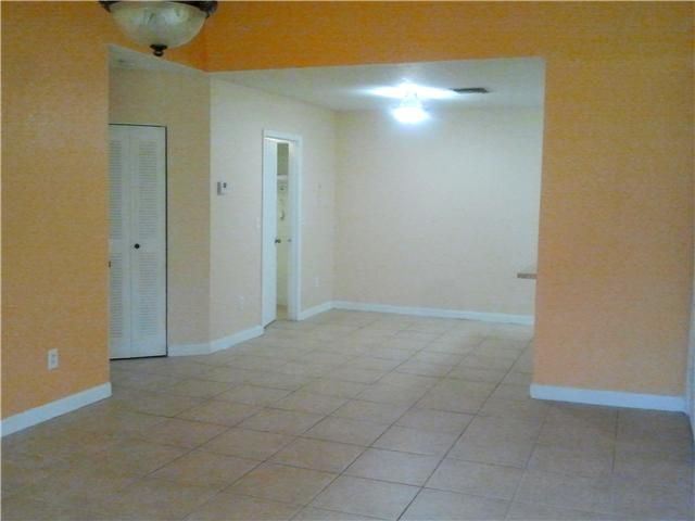 18314 NW 68 AV # O, Hialeah, FL 33015