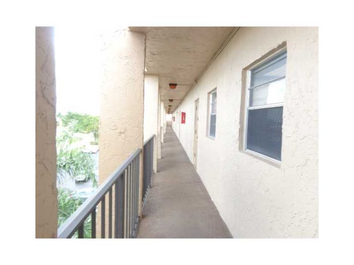 3048 SUNRISE LAKES DR # 412, Fort Lauderdale, FL 33322