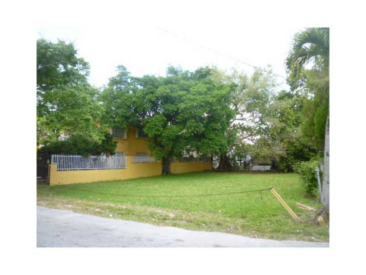 1751 SW 4 ST, Miami, FL 33135