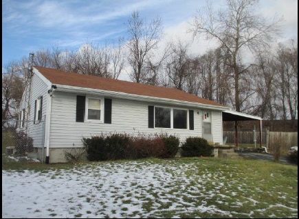 101 W Huller Ln, Reading, PA 19605