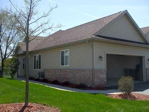 Somers Court, Cudahy, WI 53110