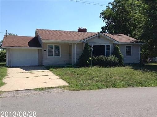 S 26Th Street, Lexington, MO 64067