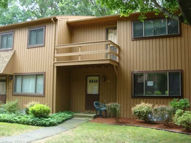 31 Orangewood W, Derby, CT 06418