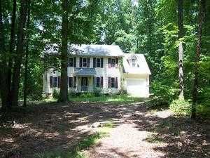 11219 Five Forks Rd, Farmville, VA 23901