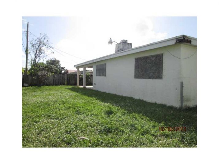 6541 W 12 AV, Hialeah, FL 33012