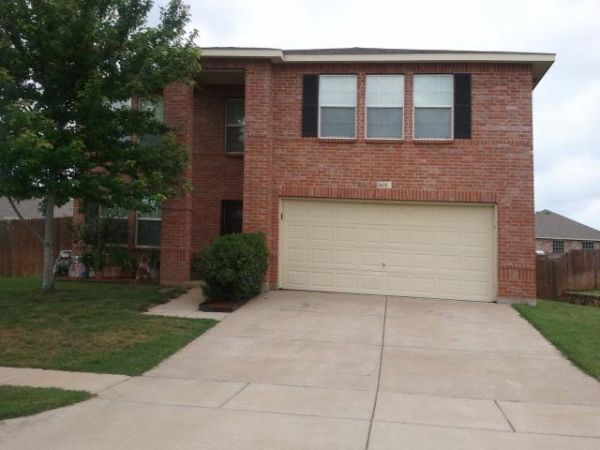 8414 Shining Waters Ln, Arlington, TX 76002