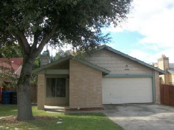 16611 Wolf Ridge St, San Antonio, TX 78247