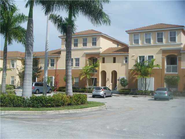 10132 NW 7 ST # 207, Miami, FL 33172