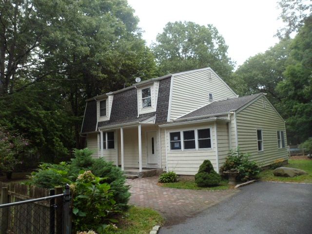 521 Chapman Boulevard, Manorville, NY 11949