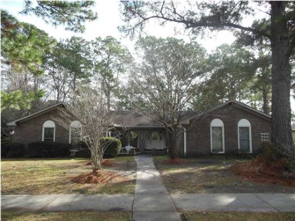 2067 DOGWOOD RD, Charleston, SC 29414