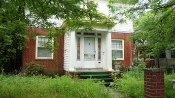 92 Clay St, Central Falls, RI 02863