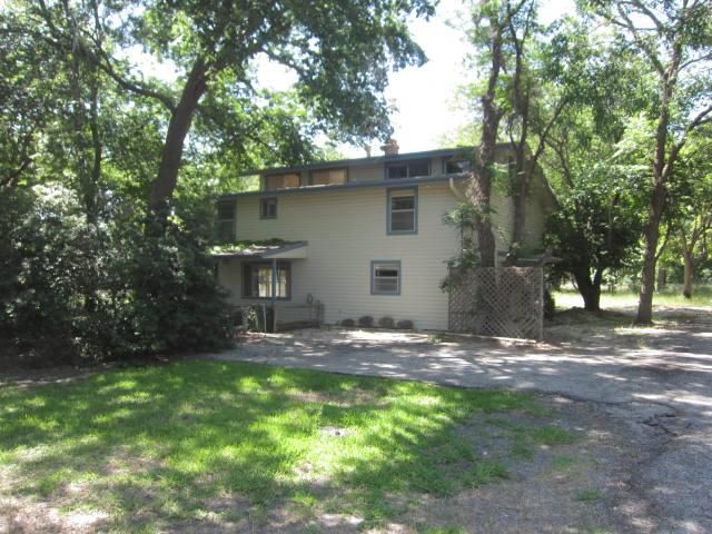 402 Horseshoe Dr, Leander, TX 78641