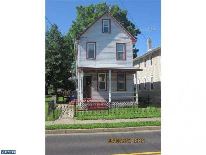 608 Bridgeboro St, Riverside, NJ 08075