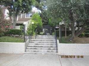 18360 Collins St Unit L, Tarzana, CA 91356