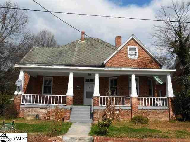 204 Lee St, Greenwood, SC 29646