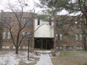 2220 2220 County Club Dr Apt 24, Woodridge, IL 60517