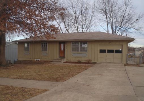 3744 SE Fremont St, Topeka, KS 66609