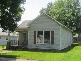 207 N Locust St, Pierce City, MO 65723