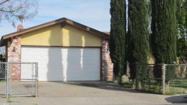 1325 Noreen Way, Madera, CA 93638