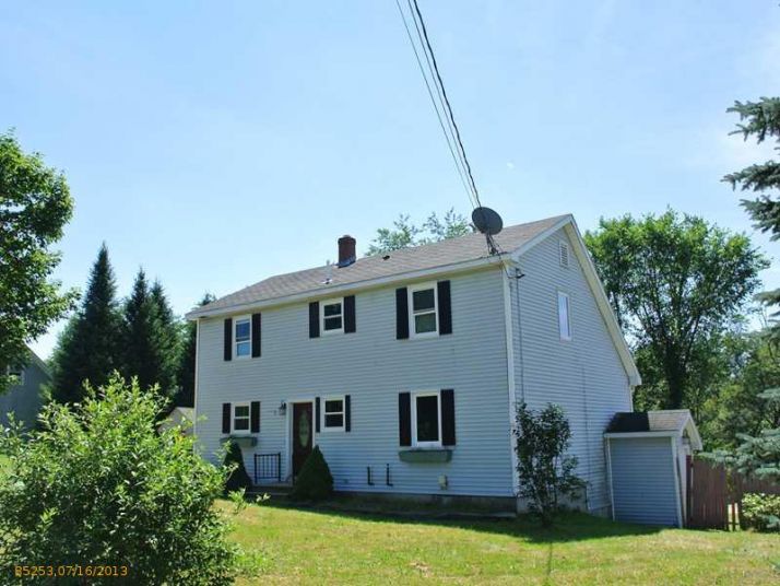 114 Meadow Ln, Farmington, ME 04938