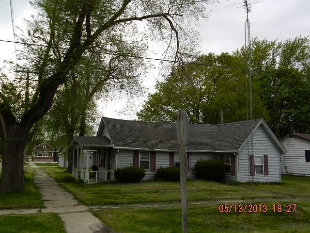 121 W 1st St, Kingston, IL 60145