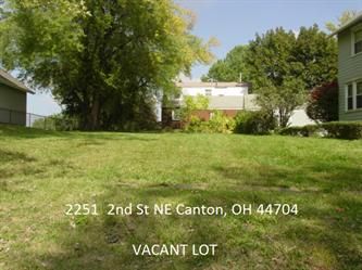 2251 2nd St Ne, Canton, OH 44704