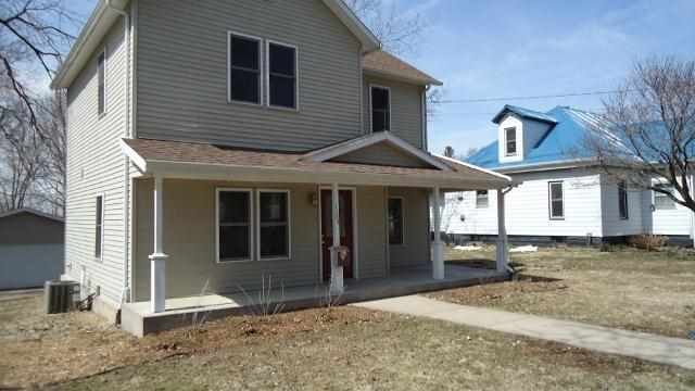 1005 N Calhoun St, West Liberty, IA 52776