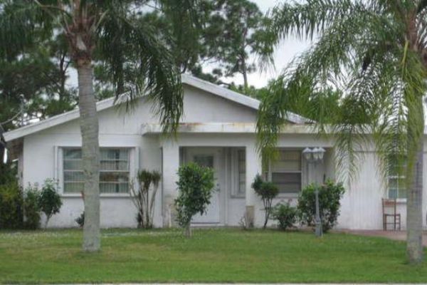 230 Se Thornhill Drive, Port Saint Lucie, FL 34984